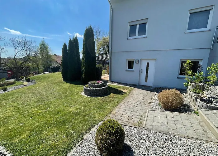 Grosse Gemuetliche Landshut, 24-7, Wlan, Parkplatz, Ausgestattet Apartmán Ergoldsbach
